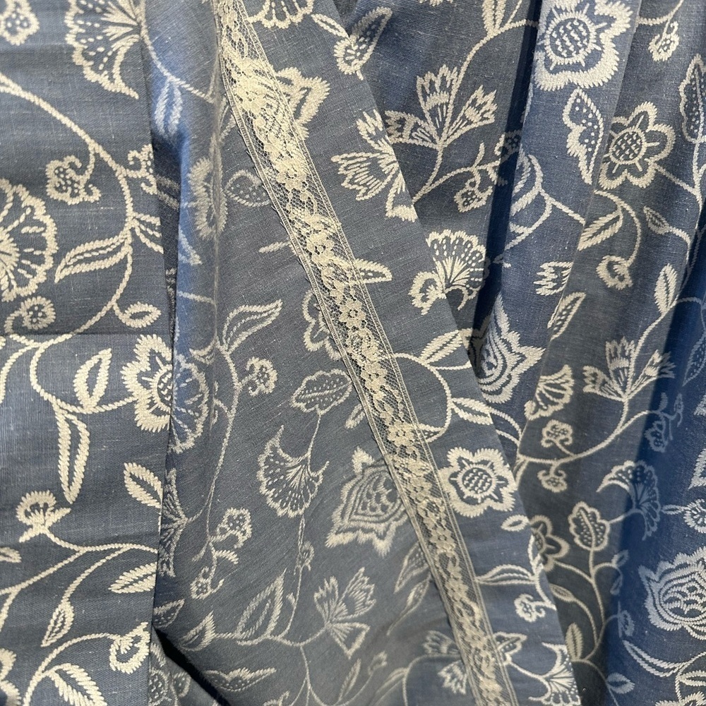 Vintage handmade tea length midi skirt. Denim blue and floral color way a-line - Picture 4 of 5